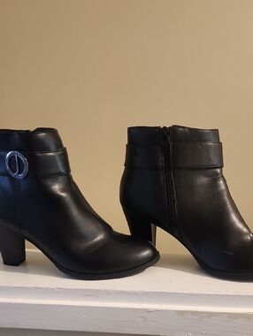 Jones New York Black Women's Ankle Boots with Side Zip